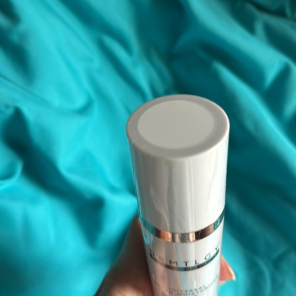 DRMTLGY Universal Tinted Moisturizer SPF 46 - Picture 2 of 5